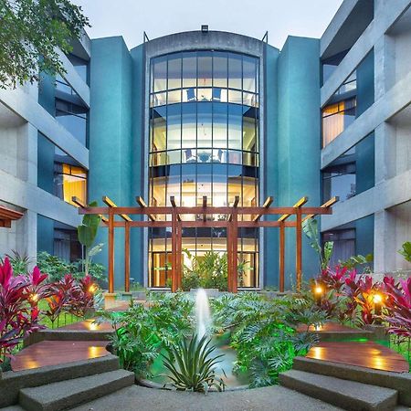 Radisson San Jose-Costa Rica Hotel Exterior photo The hotel's main entrance