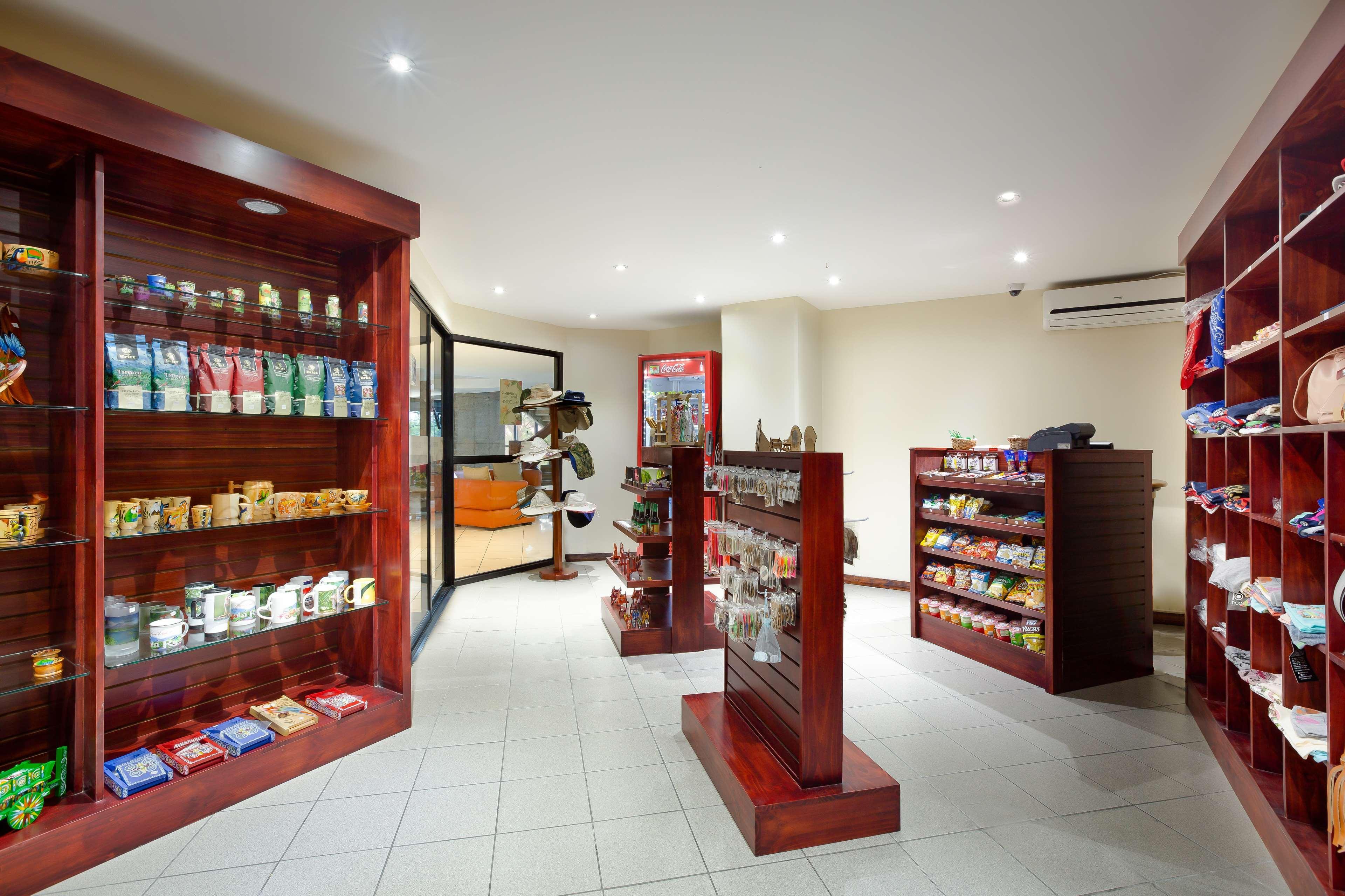 Radisson San Jose-Costa Rica Hotel Exterior photo The airport's duty-free shop