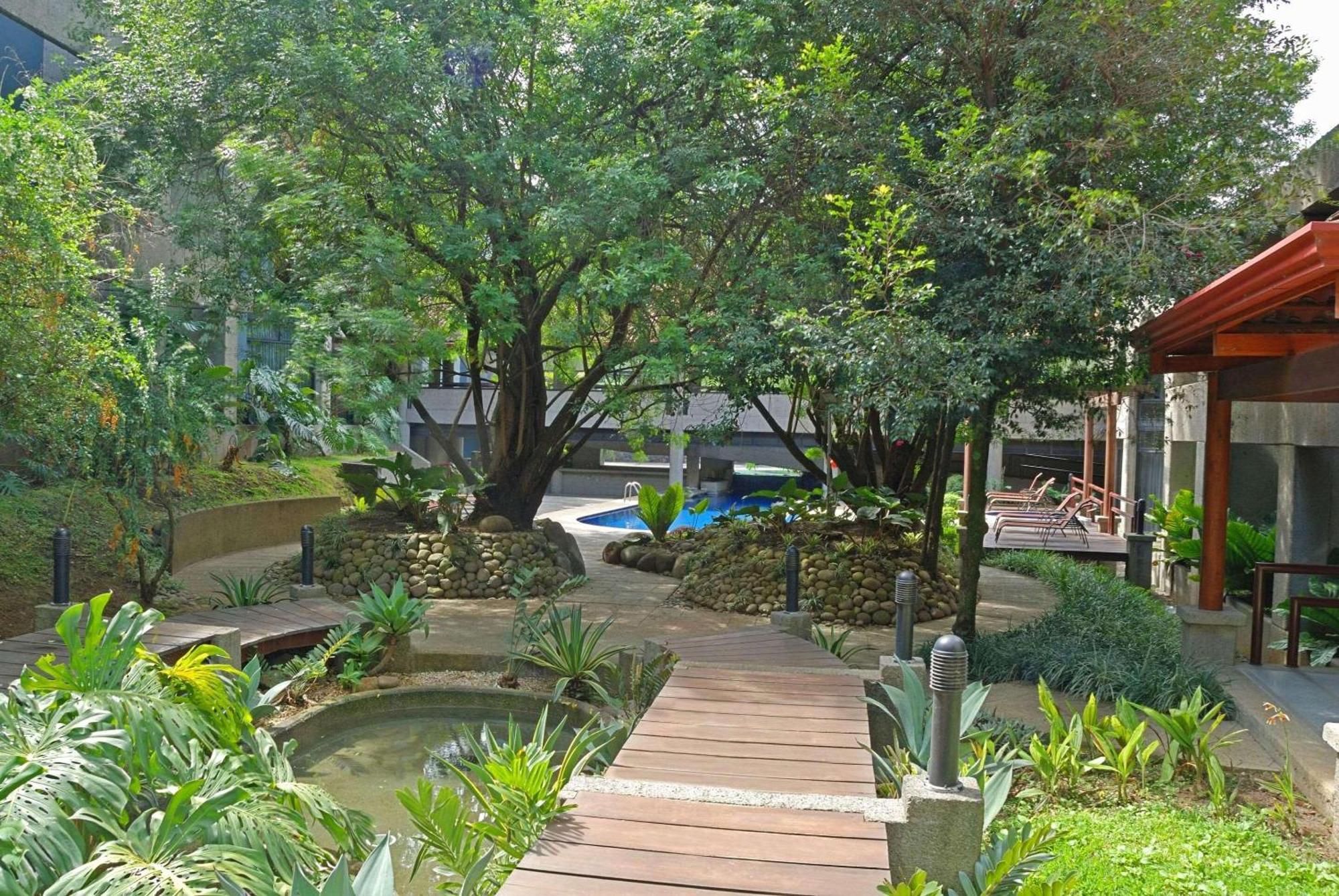 Radisson San Jose-Costa Rica Hotel Exterior photo The garden of the house