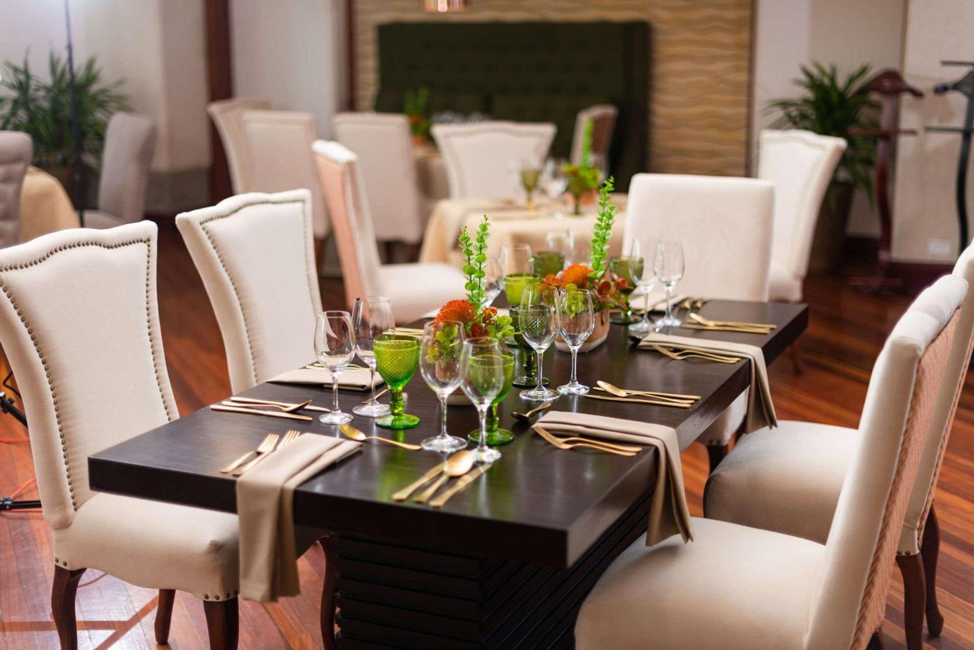 Radisson San Jose-Costa Rica Hotel Exterior photo A table set for fine dining